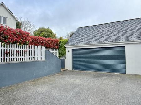 Double Garage & Driveway