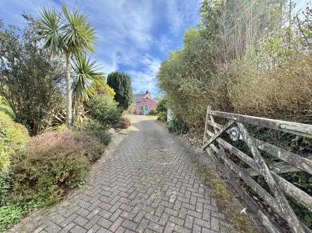 Privat Gated Entrance