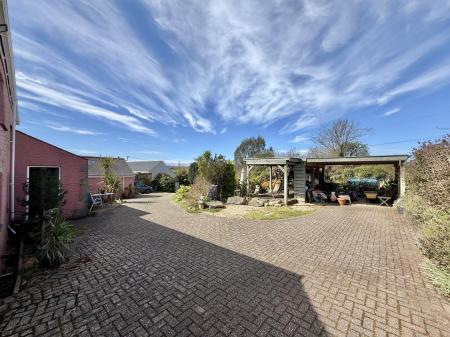 Brick Paviered Driveway