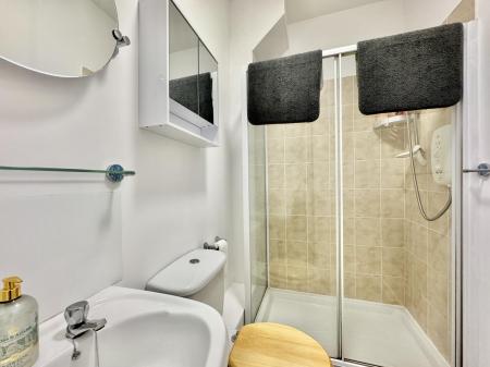 Annexe Shower Room