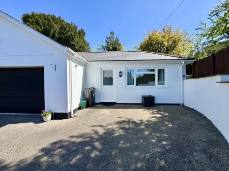 Garage & Annexe