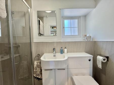 En-Suite (Study/ Bedroom 5)