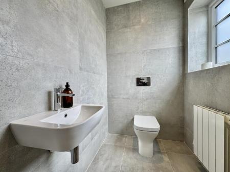 Cloakroom / WC