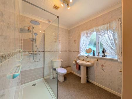 Family shower room