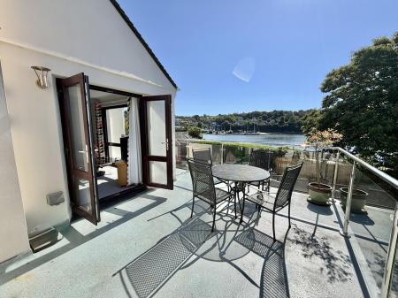Alfresco Dining