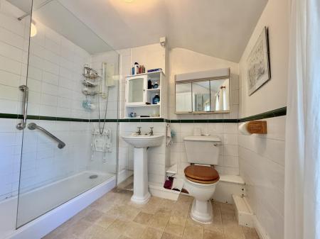 Family Shower Room