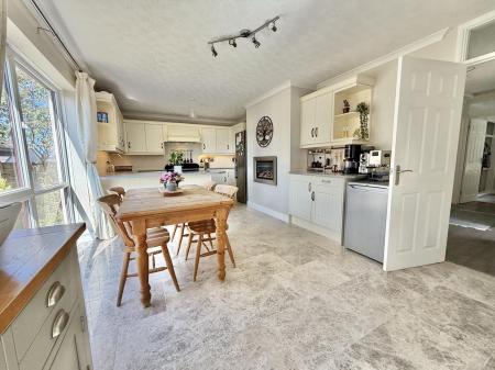 Kitchen/Day Room