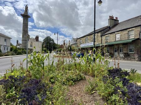 Nearby Thomas Daniell Pub