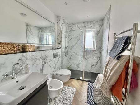 Ground Floor/Wc