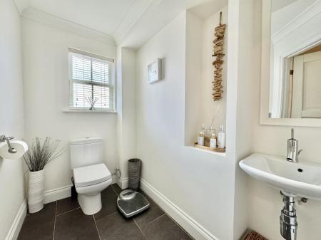 Cloakroom / WC