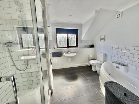 Ensuite Bathroom