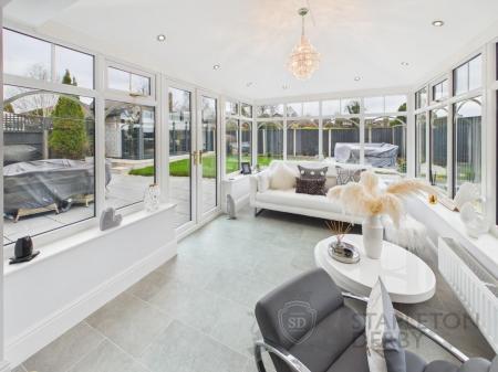 CAM04720G0-PR0190-STILL010.jpg