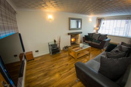 Hardcastle 54 L40 4BQ-3.jpg