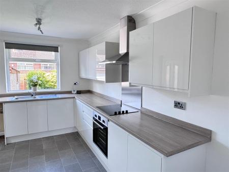 Kitchen 3.jpg