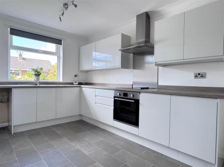 Kitchen 1.jpg
