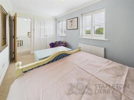 CAM04645G0-PR0032-STILL025.jpg