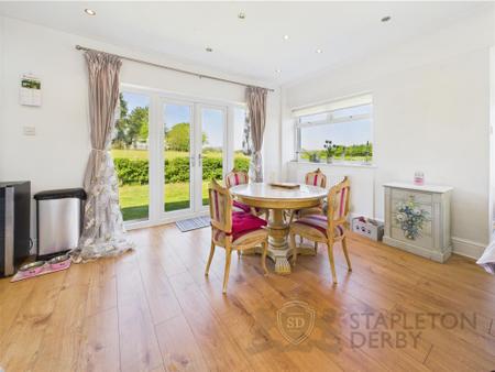 CAM04720G0-PR0056-STILL020.jpg