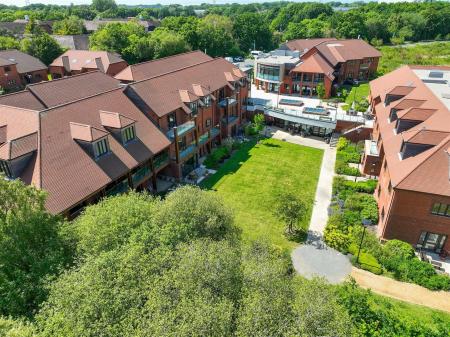 Aerial Restuarant garden resized.jpg