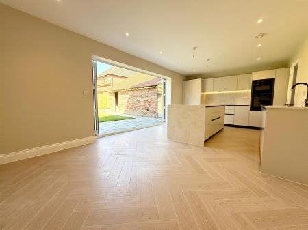Kitchen Family Room