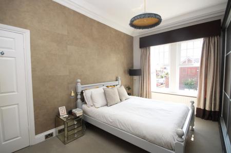 Bedroom 1 (Front)