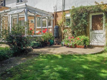 Bridge close garden 2.jpg