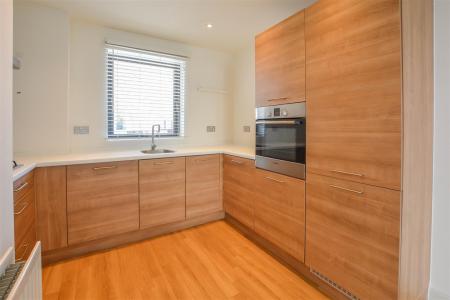 Kitchen 2.jpg