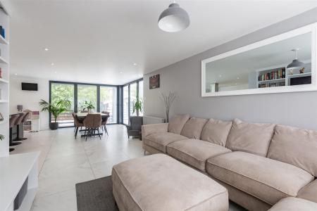 The White House-HRNWM14.jpg