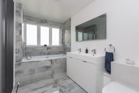 The White House-HRNWM01.jpg