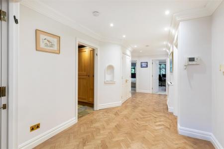 181020245_SBSM _12 Stanmore Hall Wood Lane _HA7 4J
