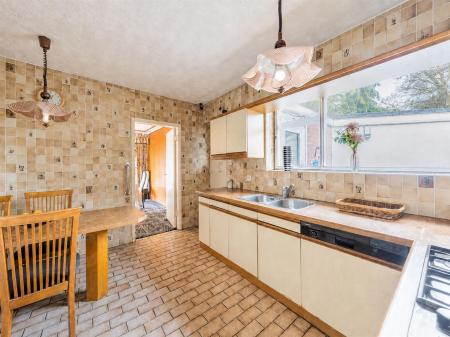 04-kitchen-window.png