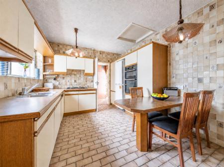 02-kitchen-wide.png
