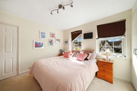 39 Deacons Hill Road Elstree Borehamwood WD6 3HZ -
