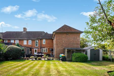 39 Deacons Hill Road Elstree Borehamwood WD6 3HZ -