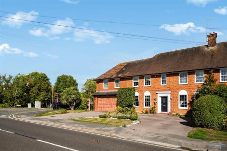 39 Deacons Hill Road Elstree Borehamwood WD6 3HZ -
