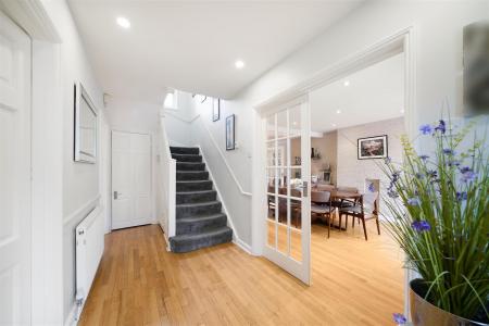 39 Deacons Hill Road Elstree Borehamwood WD6 3HZ -