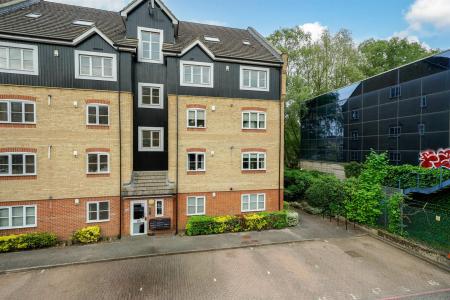 70-Longman-Court-3.jpg
