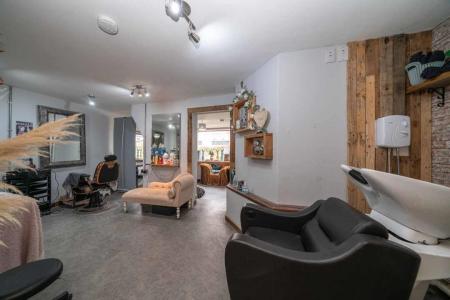 52-Queensway-01370.jpg