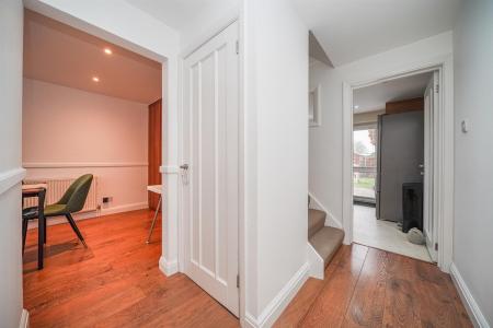 29-Garland-Close-01567.jpg
