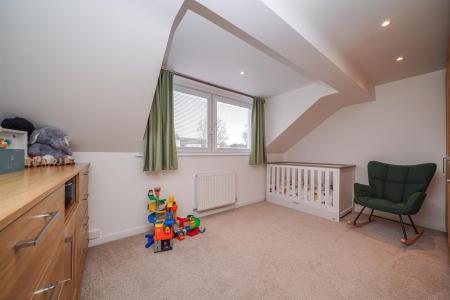 29-Garland-Close-01521.jpg
