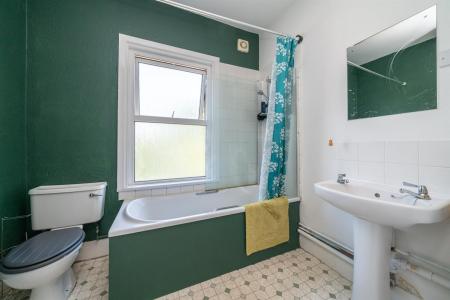 9-Christchurch-Road-Bathroom-00500.jpg
