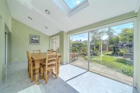20-Tannsfield-Drive-1010.jpg