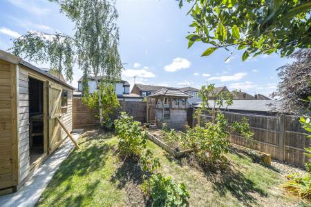20-Tannsfield-Drive-1024.jpg