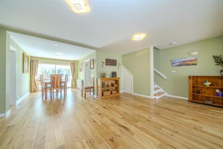 20-Tannsfield-Drive-1018.jpg