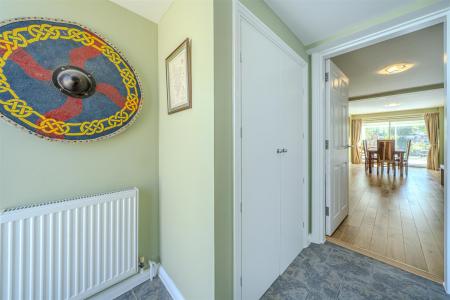 20-Tannsfield-Drive-1021.jpg