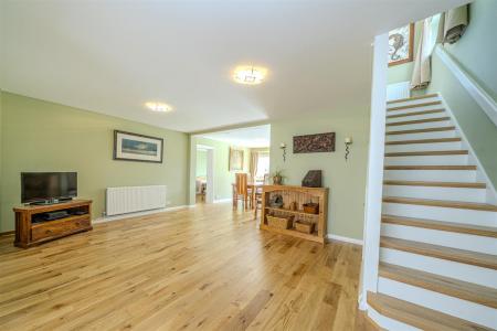 20-Tannsfield-Drive-1020.jpg