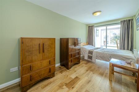 20-Tannsfield-Drive-1008.jpg
