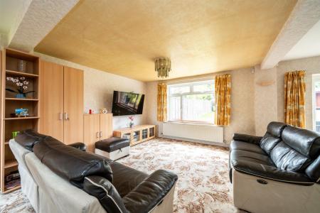 8-Dagnall-Road-1003.jpg