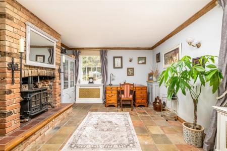 250826 - 1 Chuch Lane, Eaton Bray - 19.jpg