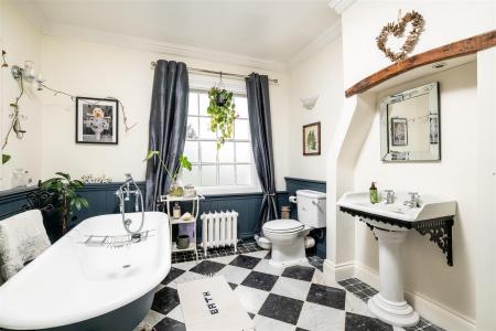 250826 - 1 Chuch Lane, Eaton Bray - 33.jpg