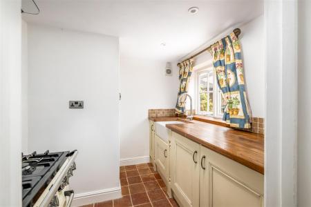 250826 - 1 Chuch Lane, Eaton Bray - 71.jpg